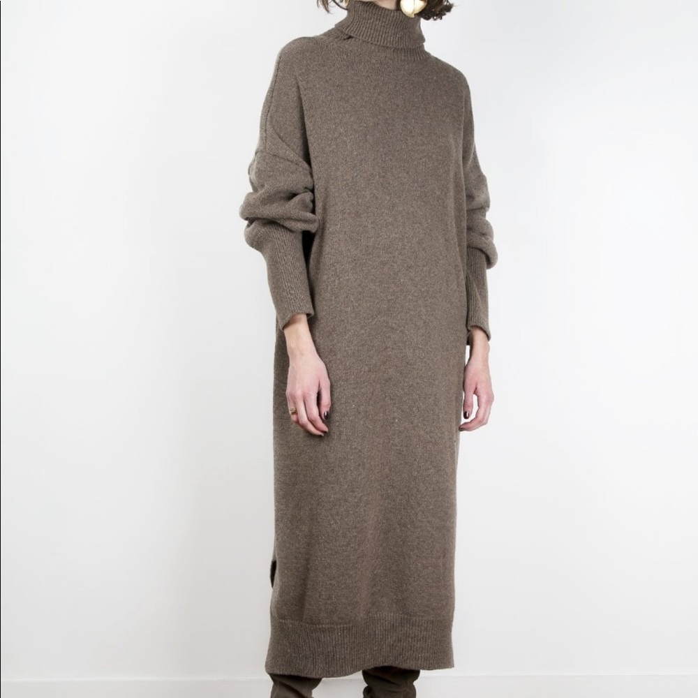 Frankie Shop gray-brown sweater dress